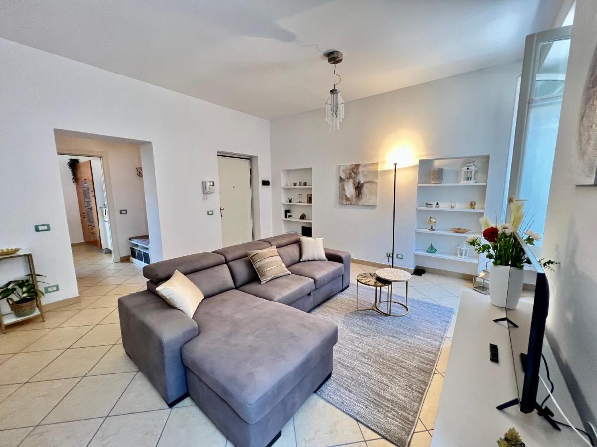 Divina Luxury Apartment With Jacuzzi Near The Lake Côme Esterno foto