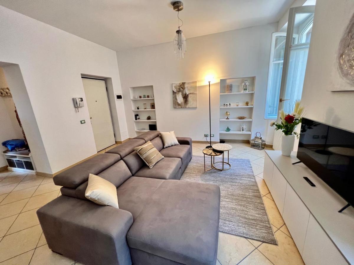 Divina Luxury Apartment With Jacuzzi Near The Lake Côme Esterno foto