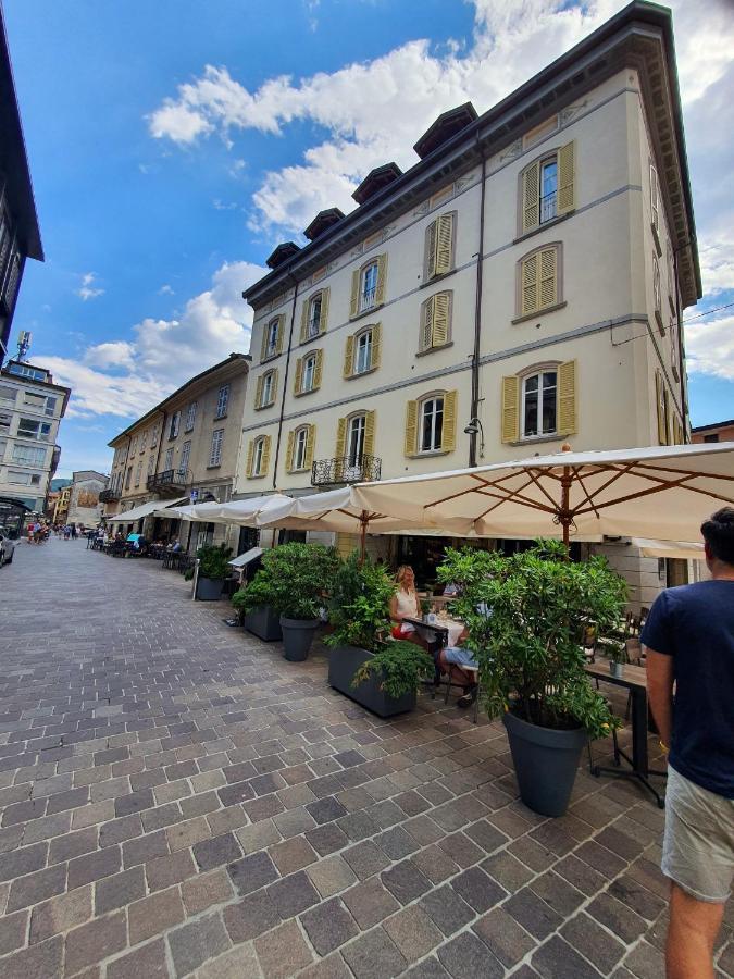 Divina Luxury Apartment With Jacuzzi Near The Lake Côme Esterno foto
